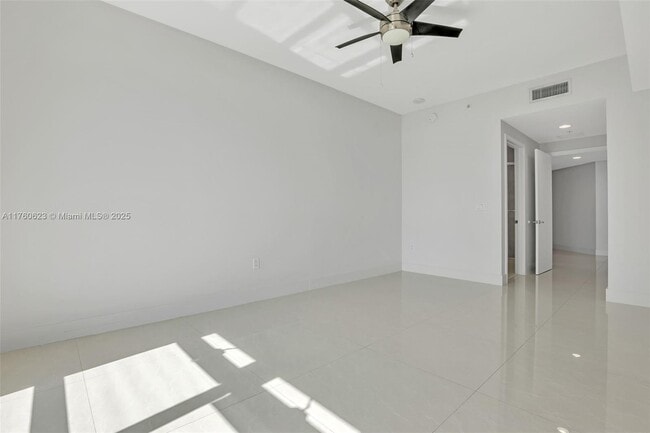 Building Photo - 17301 Biscayne Blvd