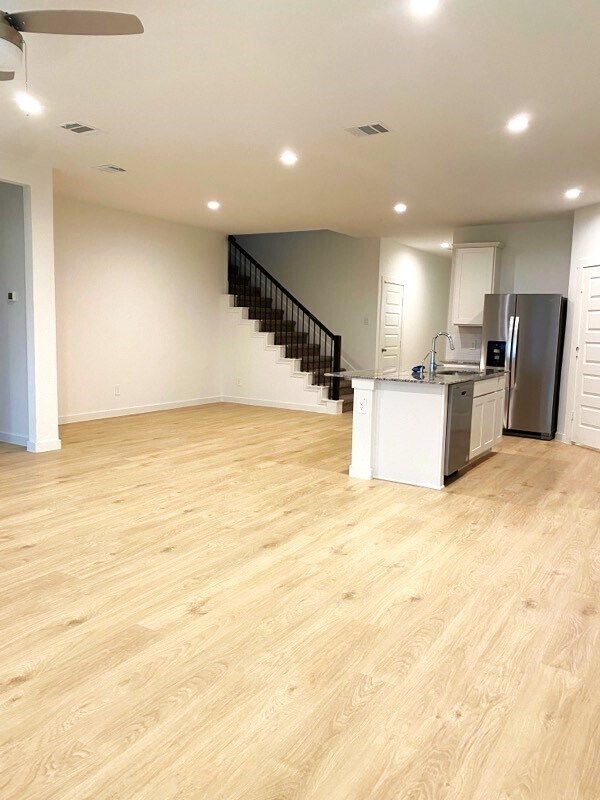 Building Photo - 4971 Edgewood Dr