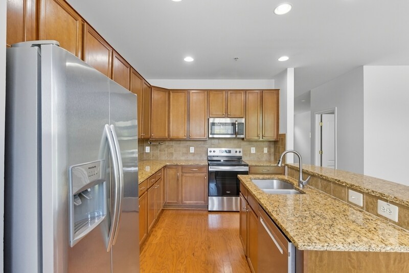 Building Photo - 613 Spectator Ave