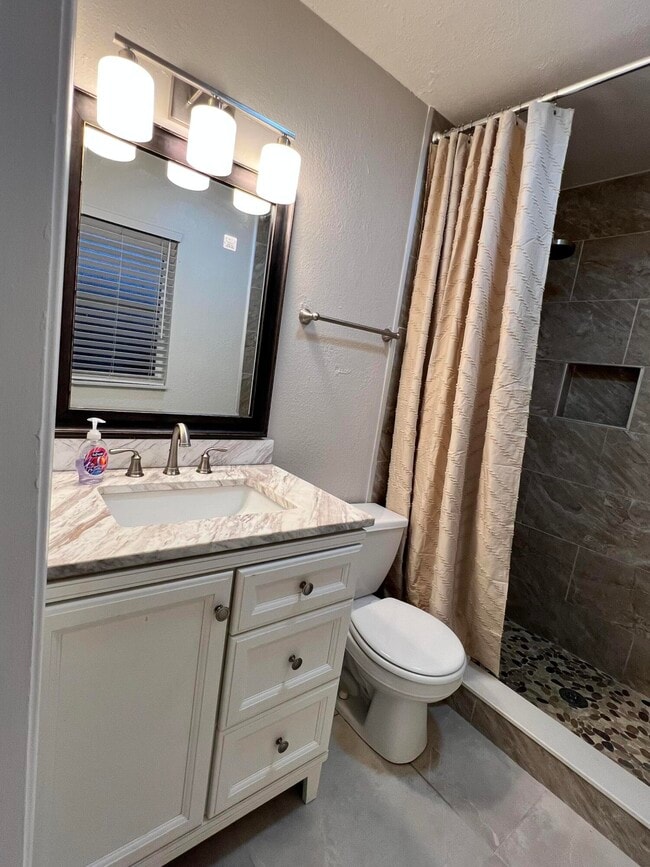 Building Photo - 1934 Wallace Ave