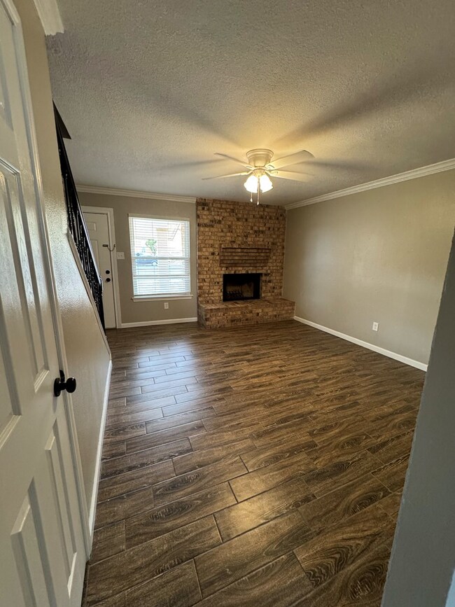Building Photo - 1318 Harless Ave