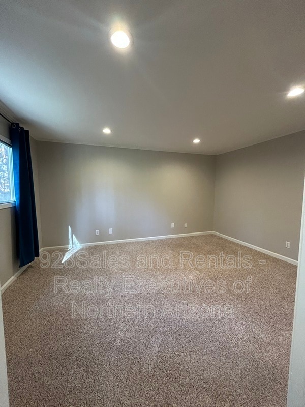 Building Photo - 3341 S Walkup Dr