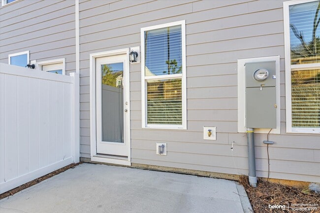 Building Photo - 2573 Ruby Dixon Xing Dr