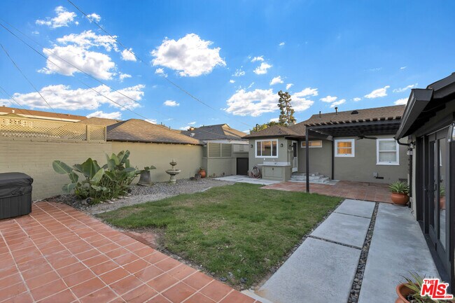 Building Photo - 6677 W 88th St