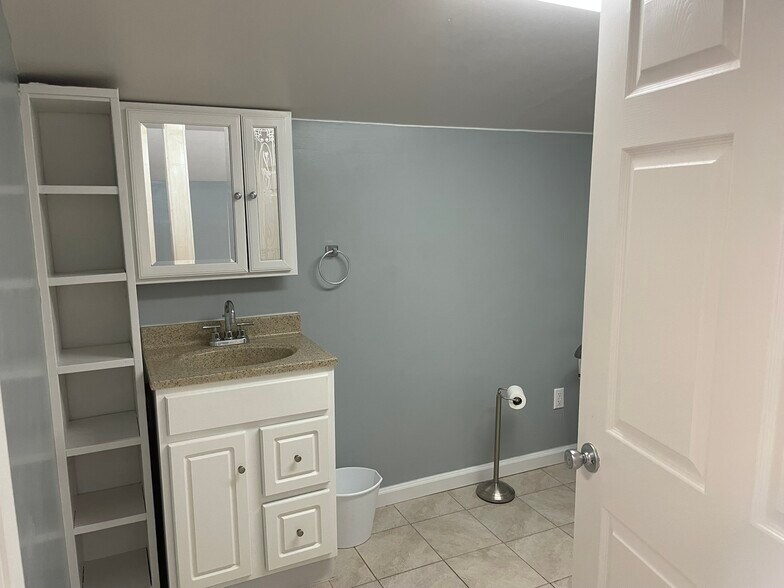 Building Photo - 1818 Arden Ln