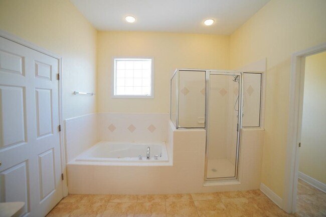 Building Photo - 1155 Sandler Ridge Rd