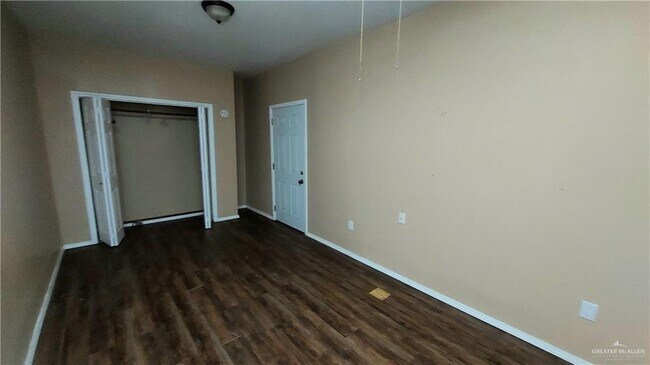 Building Photo - 10 Jesus R Cruz