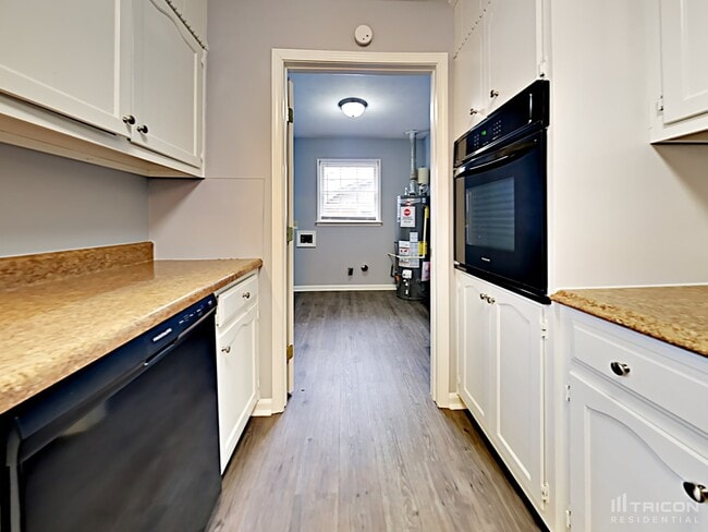 Building Photo - 490 Rocky Creek Dr