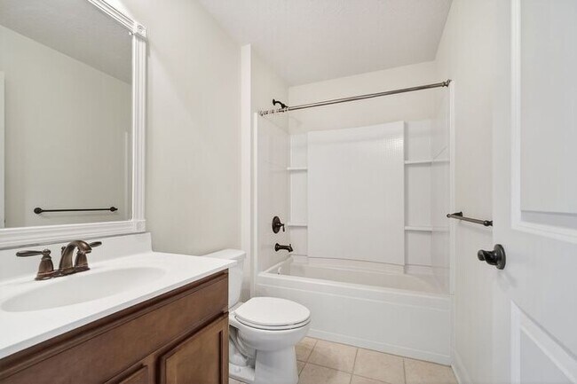 Building Photo - Modern Luxury with Waterfront Views in West Carmel