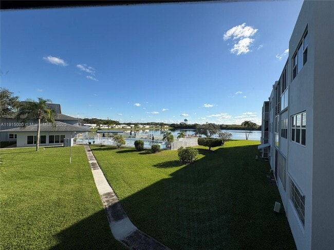 Building Photo - 2223 Park Ln