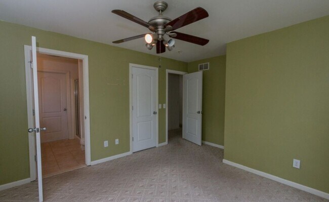 Building Photo - 14 Rowland St