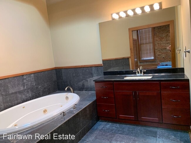 Building Photo - 1 br, 1 bath House - 32 E. Chester St. Apt. B
