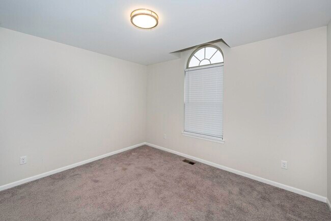 Building Photo - 50236 Amberwood Rd