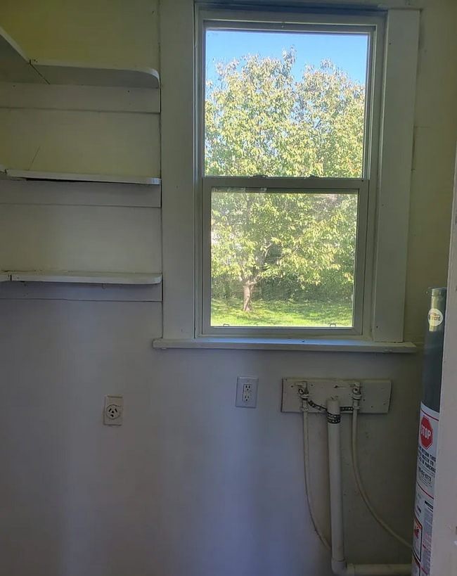 Building Photo - Spacious 2 story home near OTC