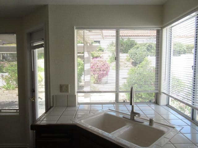 Building Photo - 4052 Aeolia Way