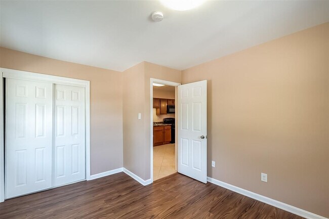 Building Photo - 1439 Townley Dr