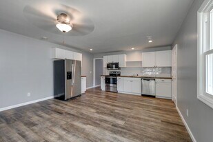 Building Photo - 2611 Andrews St