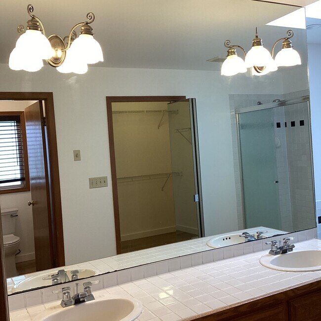 Building Photo - Ranch Style Rambler located in Stannwood