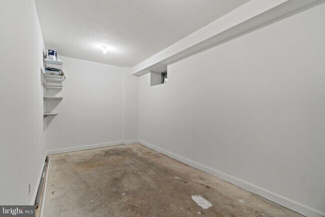 Building Photo - 3076 S Woodrow St