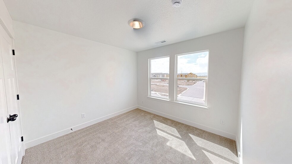 Building Photo - 4593 Olive Ave