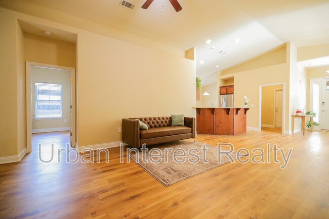 Building Photo - 96 Benton Blvd