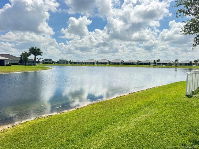 Building Photo - 10214 SW Captiva Dr