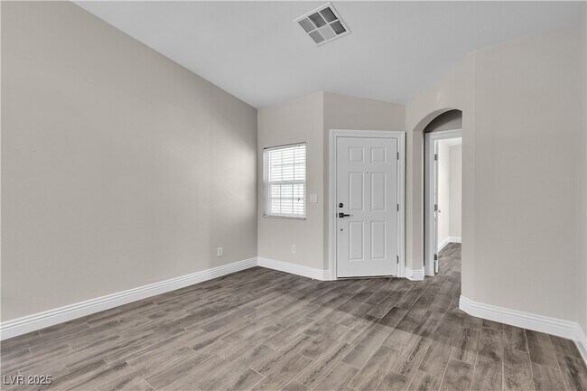 Building Photo - 7820 Milkweed Ct