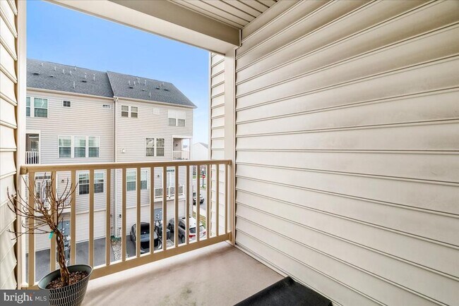 Building Photo - 6026 Forum Sq