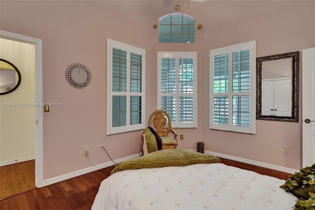Building Photo - 1632 SW Harbour Isles Cir
