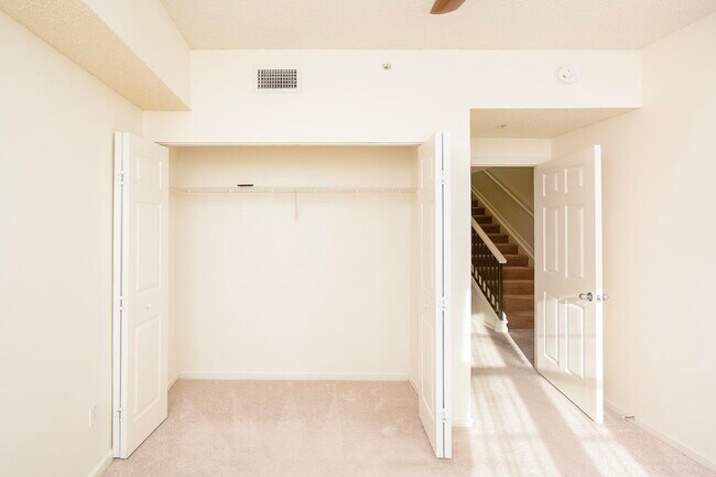 Building Photo - 4020 Grande Vista Blvd