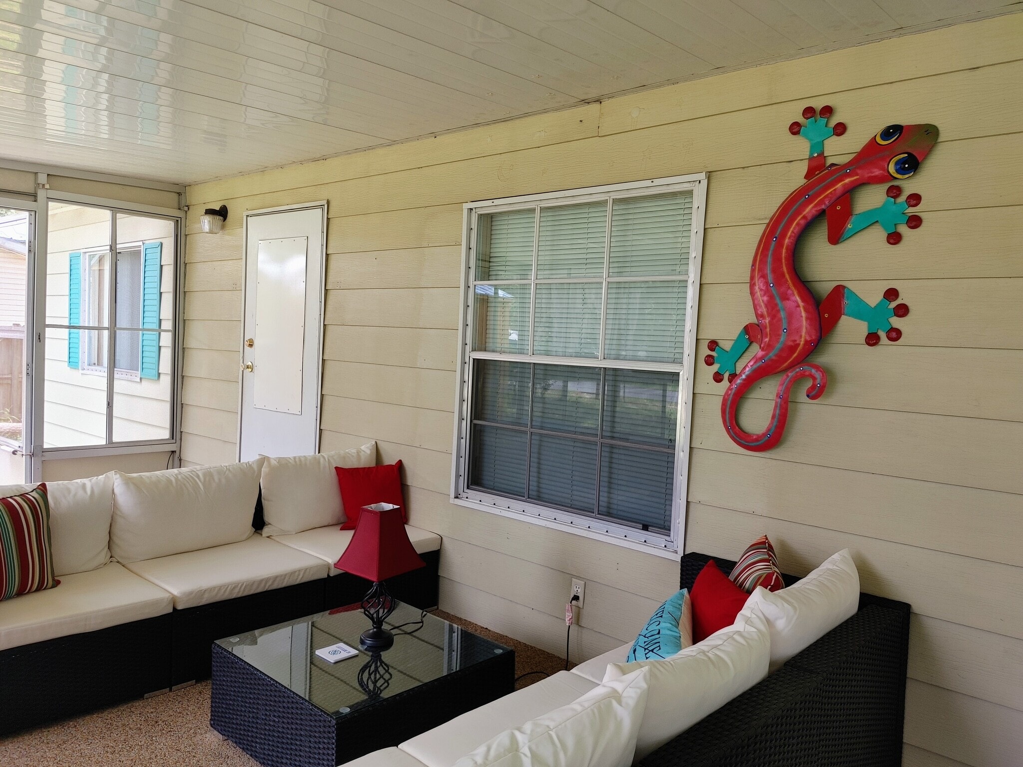 Sunroom - 7900 E Northlake Dr