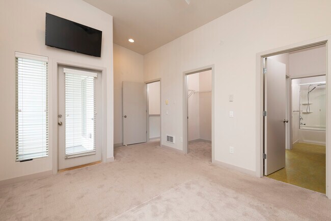Building Photo - 1151 N 88th St