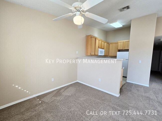 Building Photo - 3 BEDROOM/2 BATH CONDO IN THE NORTHEAST W/...