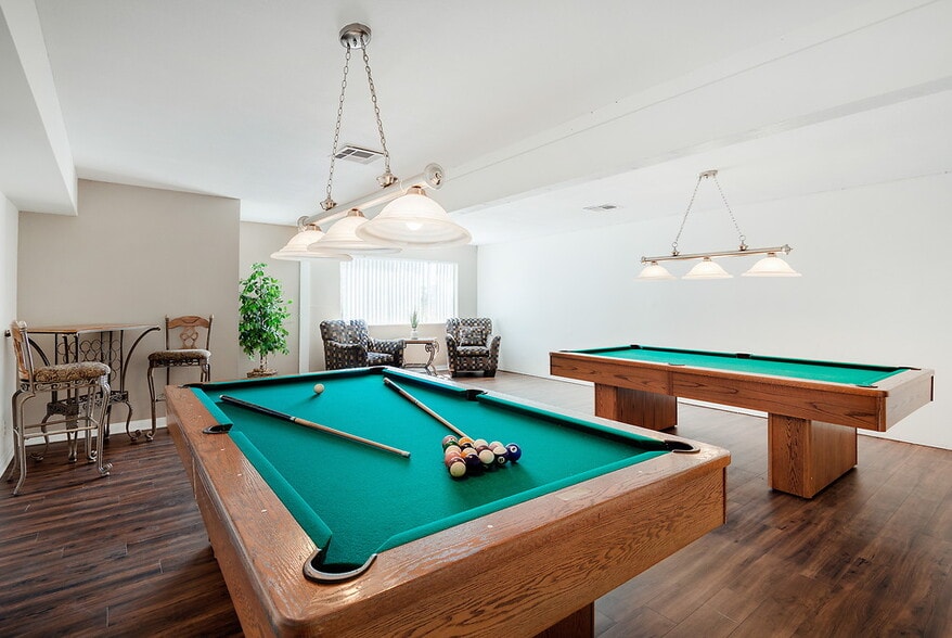 Building Photo - Alpine Village