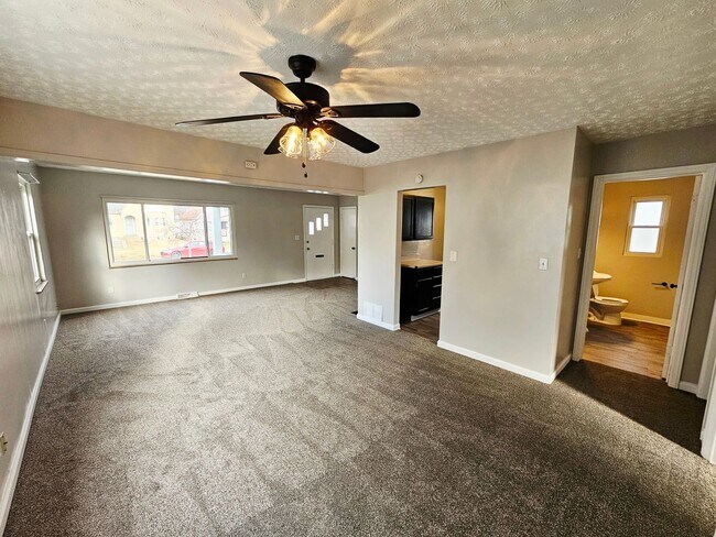 Building Photo - Move-In Ready 3BR/1BA Home w/ 2-Car Garage | Recently Updated