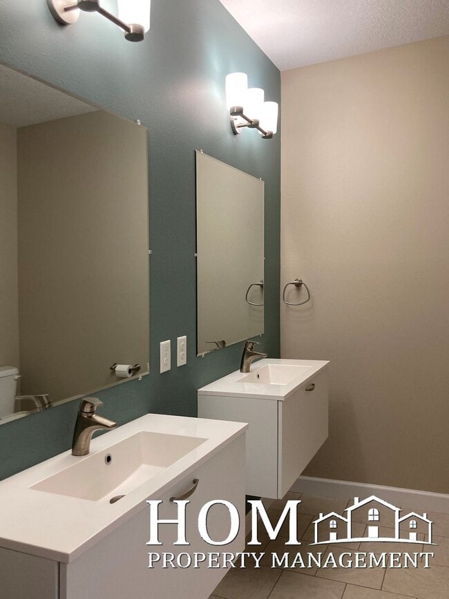 Building Photo - 3021 Bluestem Trl
