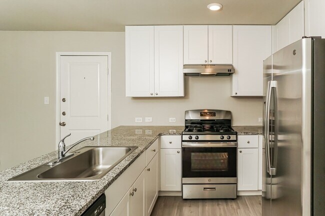 Building Photo - 7347 Plata Cir