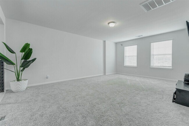 Building Photo - 15231 White Moss Dr
