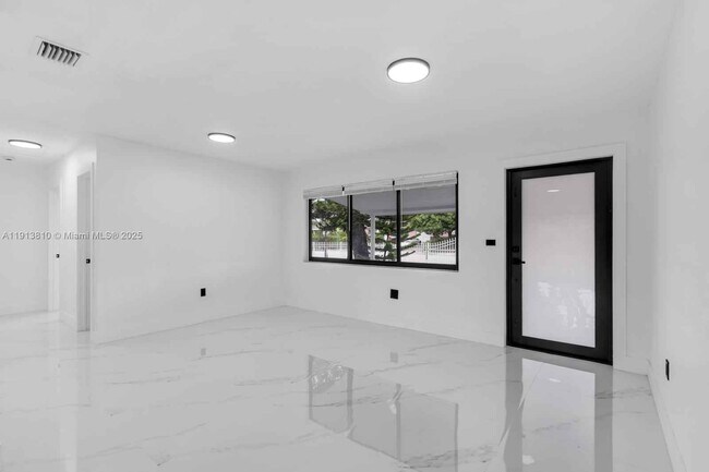 Building Photo - 1041 NW 199th St