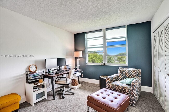 Building Photo - 805 Cypress Blvd