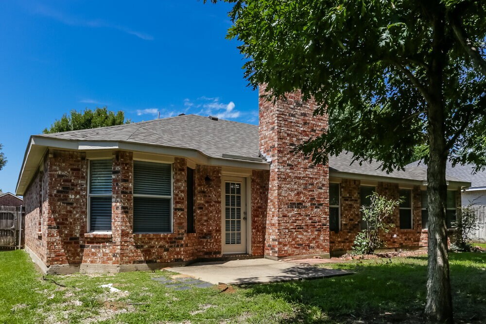 Building Photo - 1512 Fern Dr