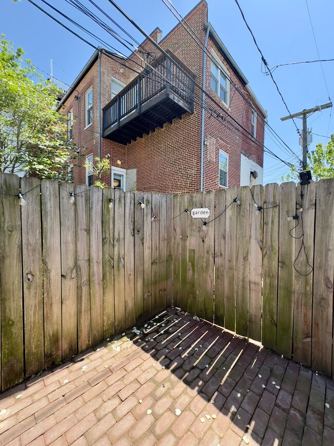 Building Photo - Two-Bedroom Townhome next to Patterson Park!