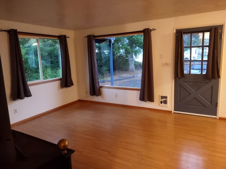 Building Photo - 30707 N Pl