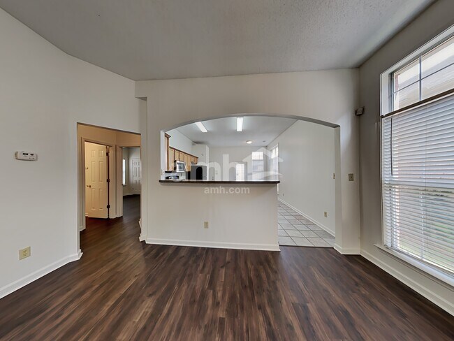 Building Photo - 1588 Wynne Rd