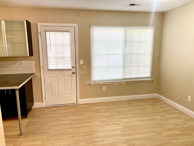 Building Photo - 118 Prity Ct