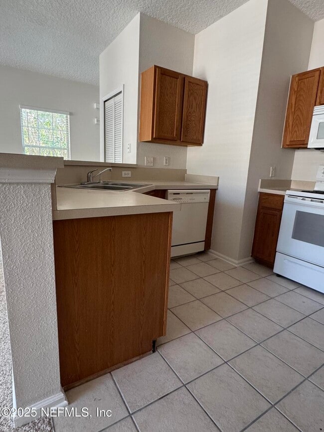 Building Photo - 12423 Forest Lake Cir W