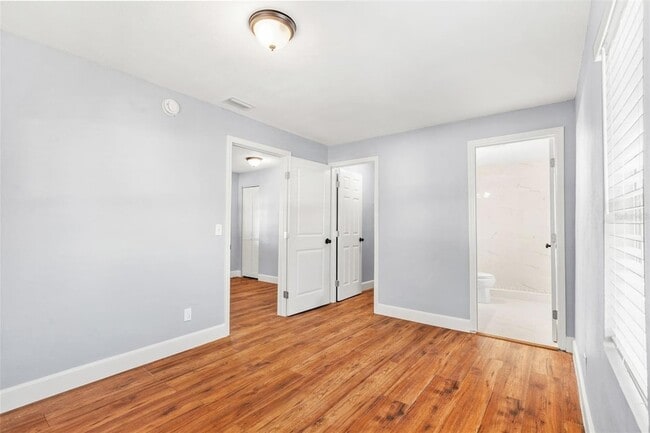 Building Photo - 2725 E Columbus Dr