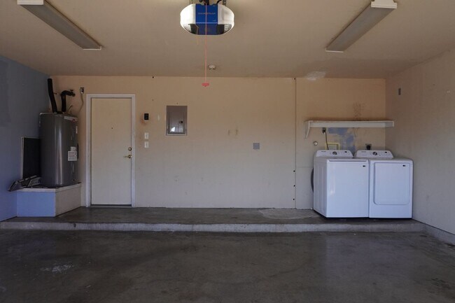 Building Photo - 8162 Heights Valley