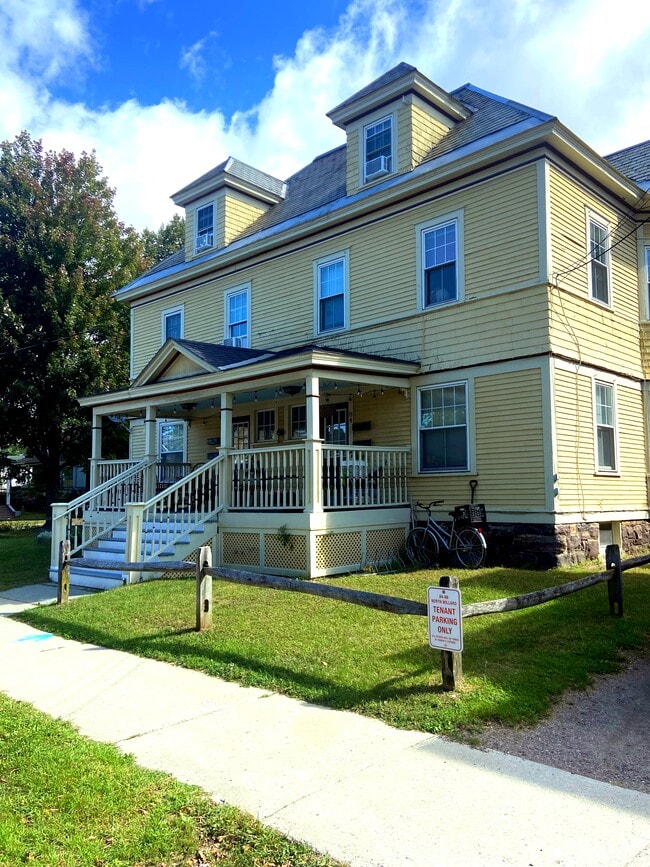 Building Photo - 84 N Willard St
