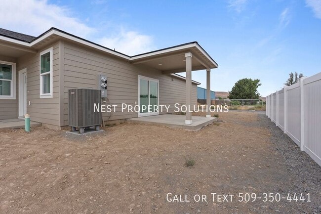 Building Photo - 45 Grant Dr